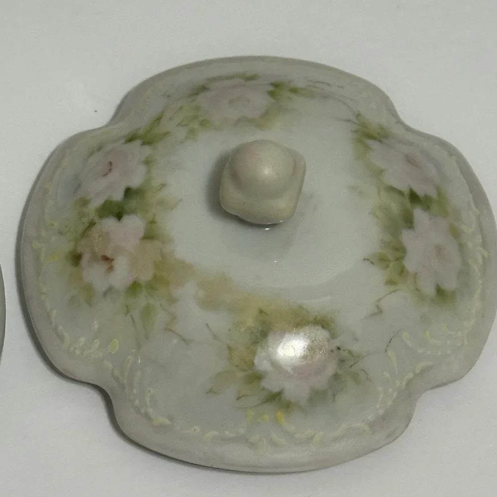 Vintage‎ Ceramic Powder Jar/Trinket Box, Off White with Handpainted Pink Roses